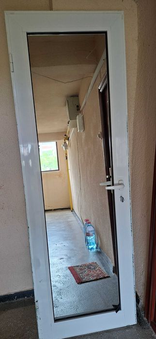 Usa pvc cu geam termopan oglinda,pe ambele fete.
