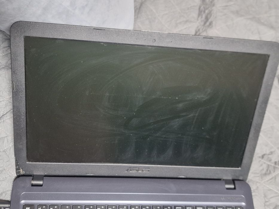 Ноутбук компании ASUS