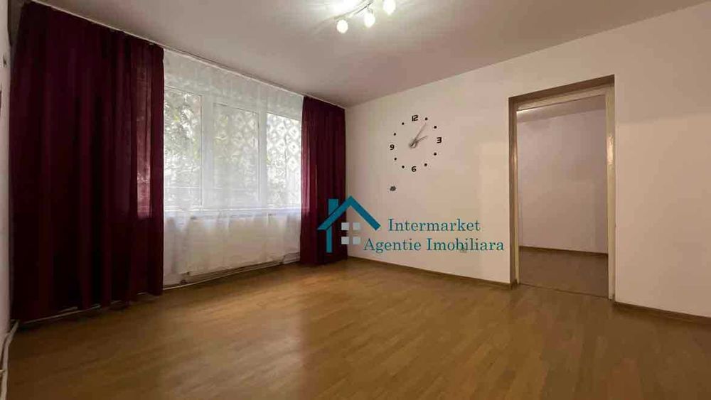 De vanzare  Apartament 2 camere parter