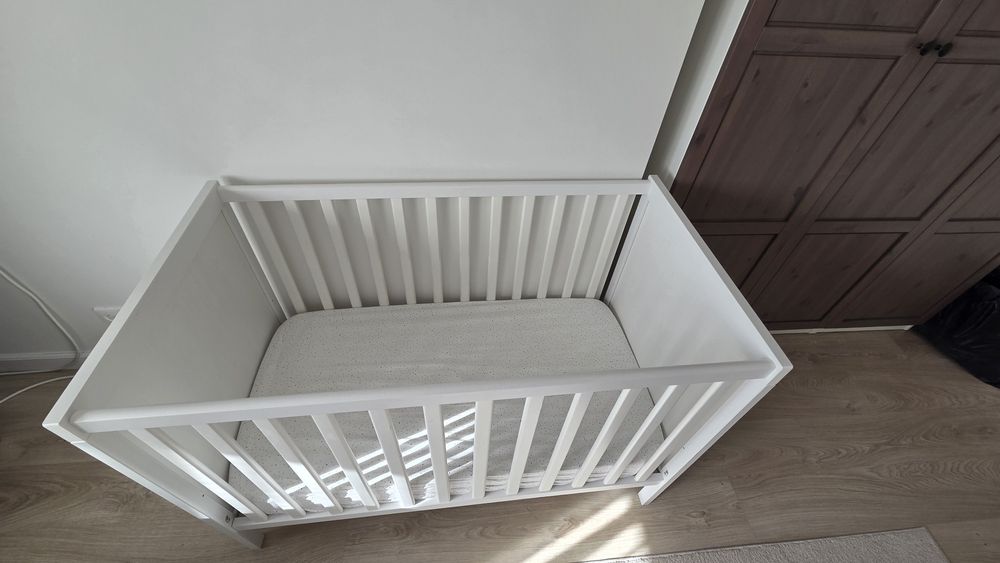 Set patut bebelusi Ikea + saltea + cadou 4 cearceafuri si 1 protectie saltea