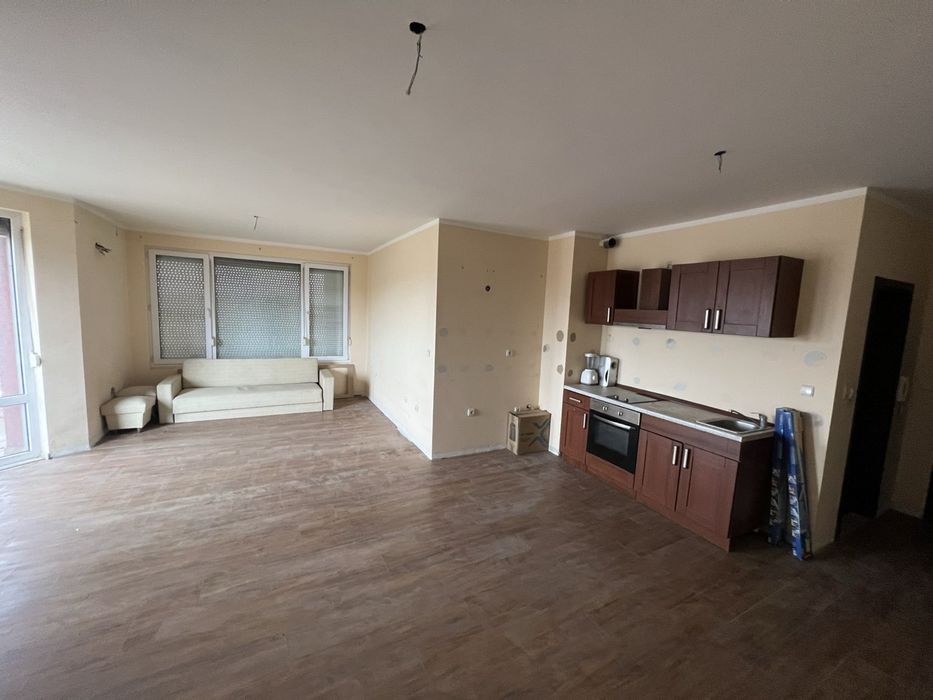 Апартамент в complex Delta 1ва линия  4 стаен