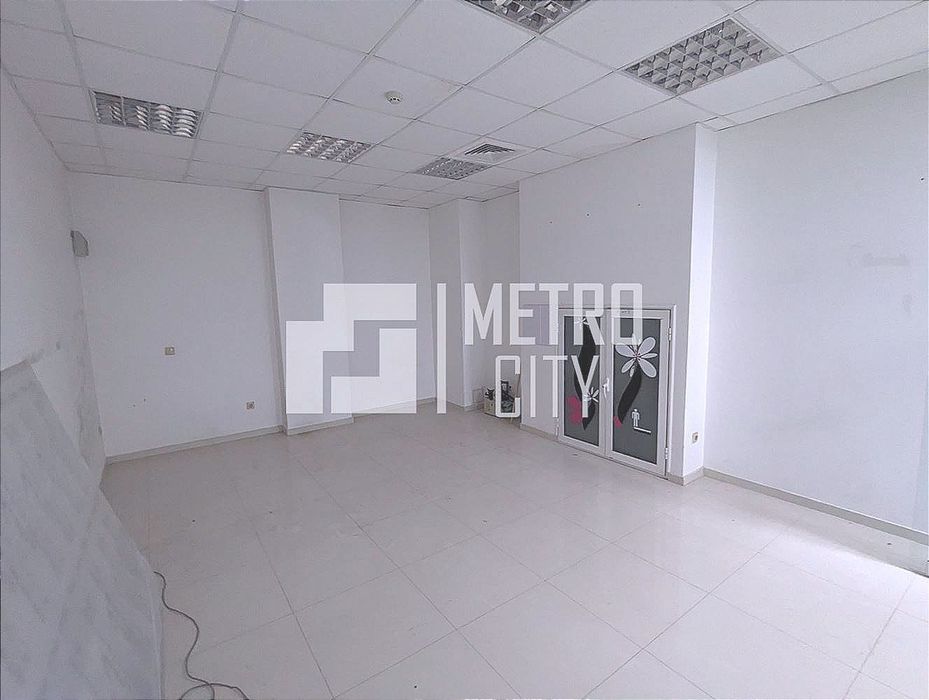 Дава се под наем Офис в София, Младост 3 - 40 кв.м за 250 € - Снимка #4