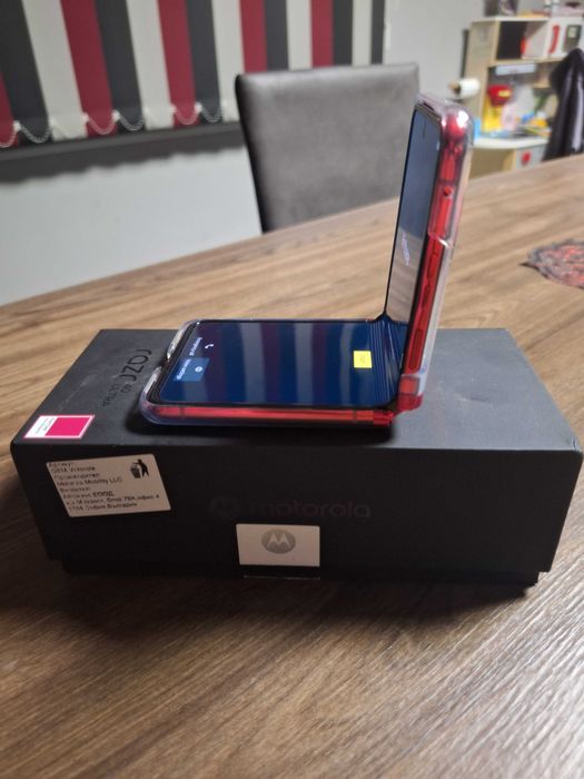 Продавам motorola razar 40 ultra