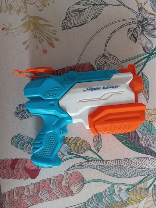 Продам водный бластер Nerf Super Soaker Microburst