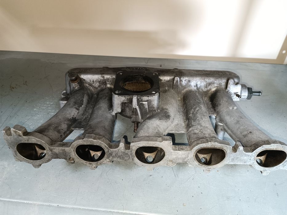 Колектор за Volvo XC70, 2.4T, 2001g.