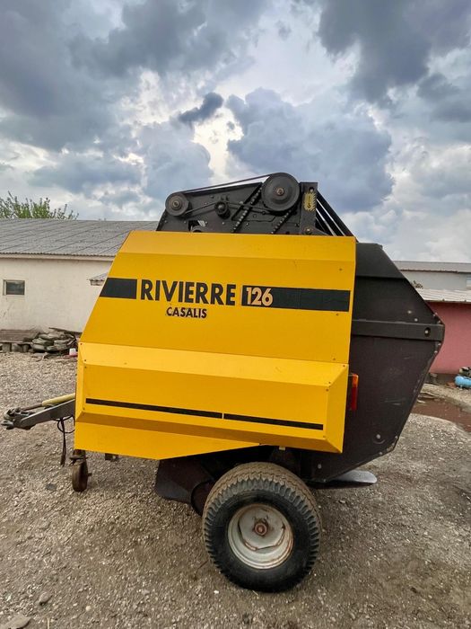 Vand presa de baloti rotunzi balotiera Rivierre Casalis rc126 recent adusa