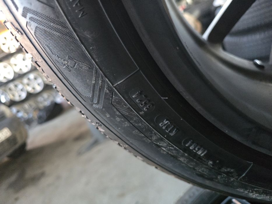 4 Броя 235/50/19 2xGoodyear 8mm 24dot, 2xMichelin 6,5mm 22dot