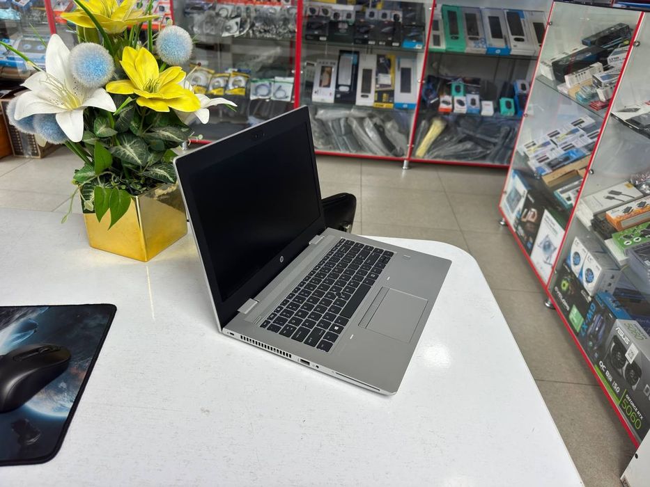 HP core i5-10210U 8/256SSD holati yaxshi 3ta bor
