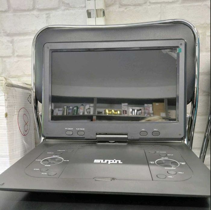 Преносим DVD плейър Sunpin PD1406 с голям въртящ се екран