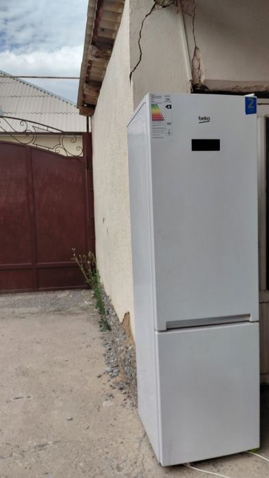 Холодильник почти робочи