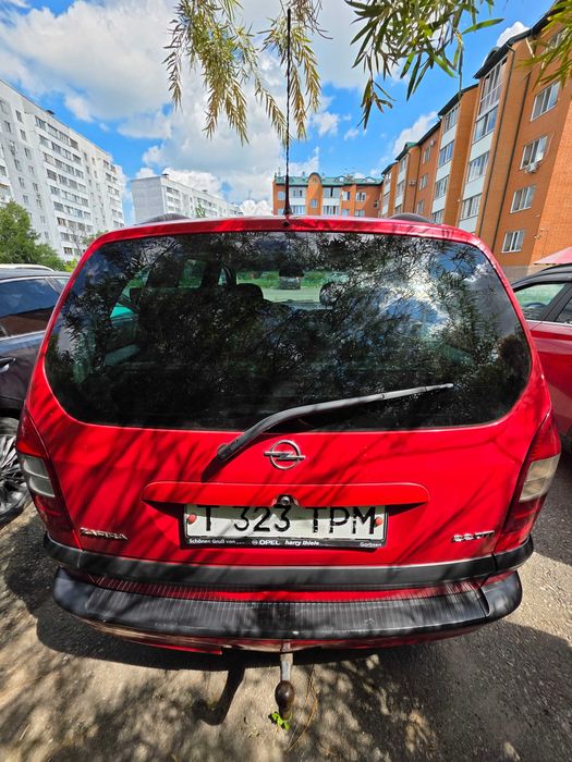 Автомобиль Opel Zafira