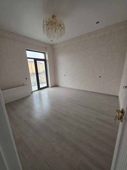 3 хоналик квартира 2 кават кирпичный дом, 7 микр