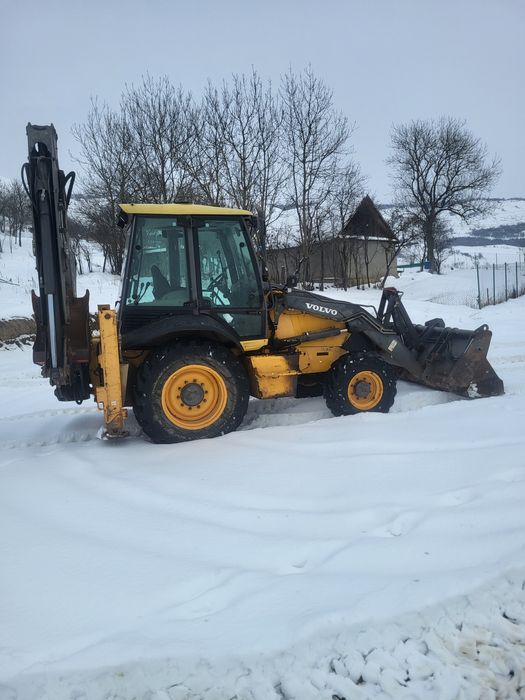 Vând buldoexcavator VOLVO