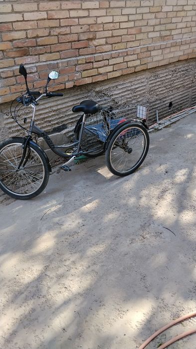 Велосипед трёхколёсный