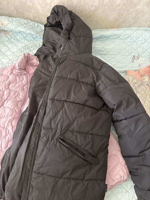 Продам три куртки детские