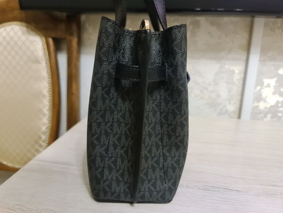 Сумка от Michael Kors