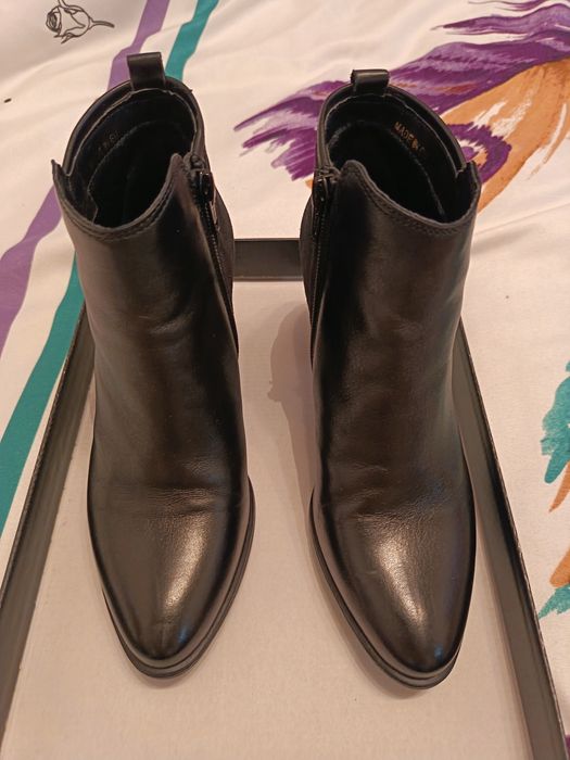 Botine elegante din piele naturală