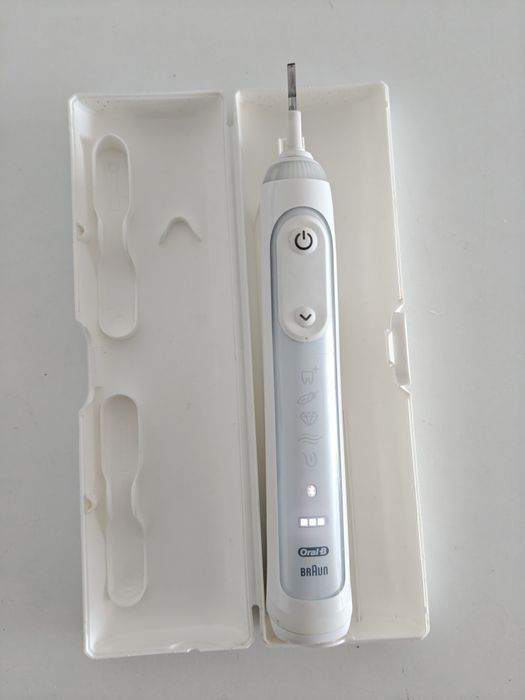 Oral-B Genius X - Periuță Electrica ,Cutie Transport ,Încărcător ,cu Aplicație (Capetele nu sunt incluse)
