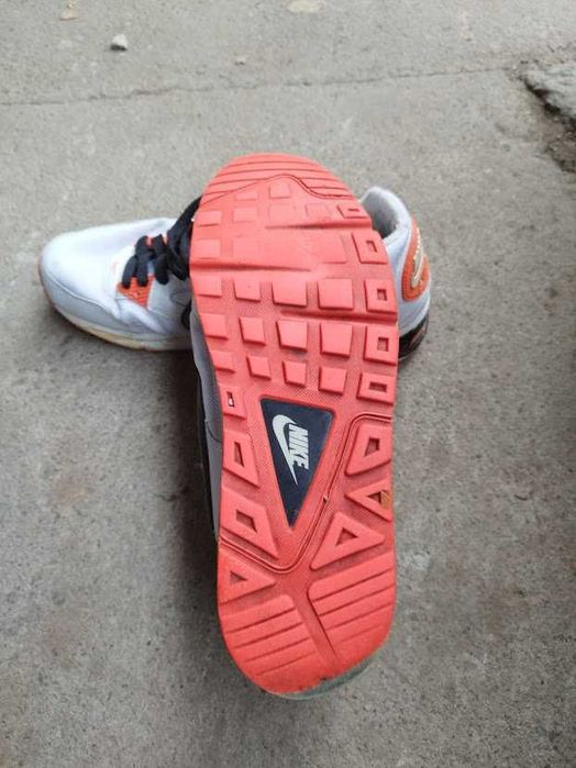 Adidasi NIKE marime 47