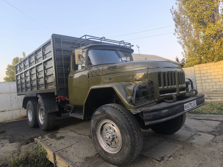 Зил 131  сотилад, урал матор камаз телешка ресор нарашкаси бор