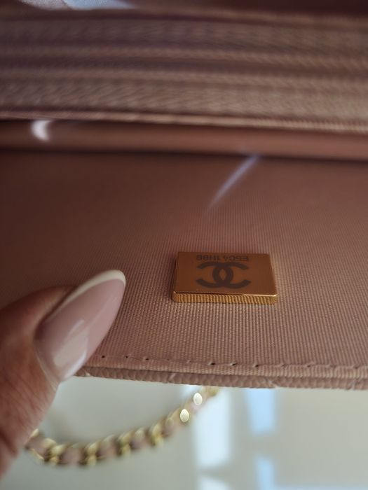 Налична чанта Chanel WOC Pearl