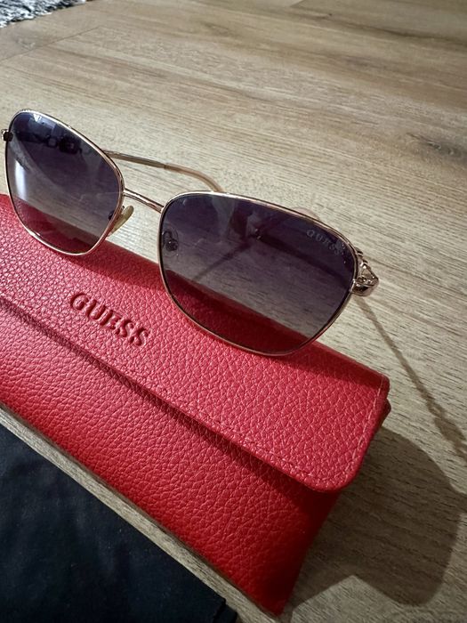 Дамски слънчеви очила GUESS