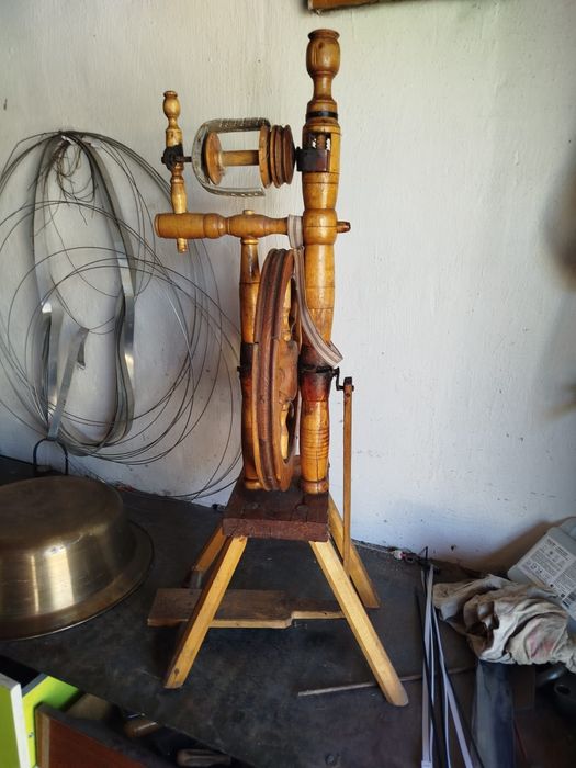 Продам антикварную прялку