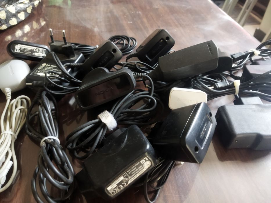 Продам зарядки nokia и lg оригинал