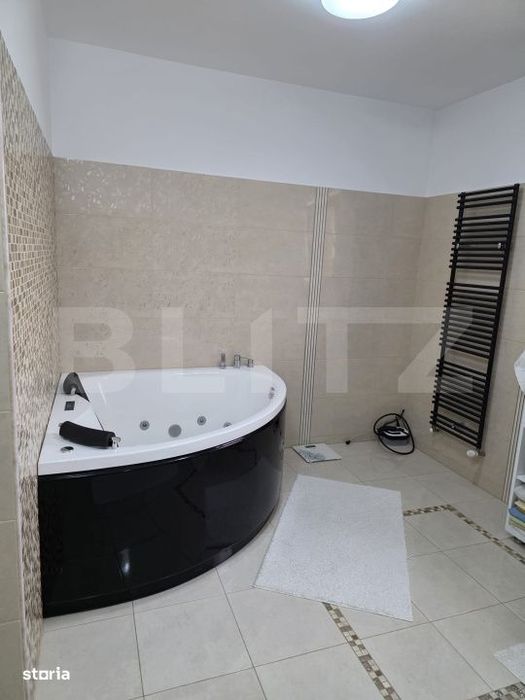 Vila de vanzare, 380 mp, zona Reghin