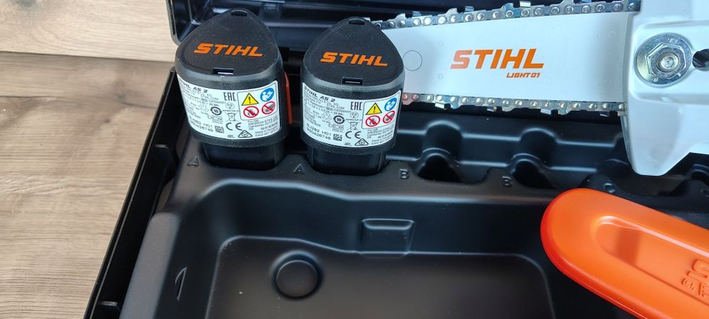 Mini drujba Stihl GTA 40 noua, 2 baterii,incarcator,cutie