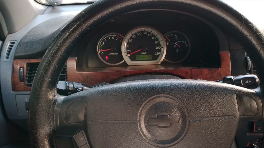 Lacetti sotiladi