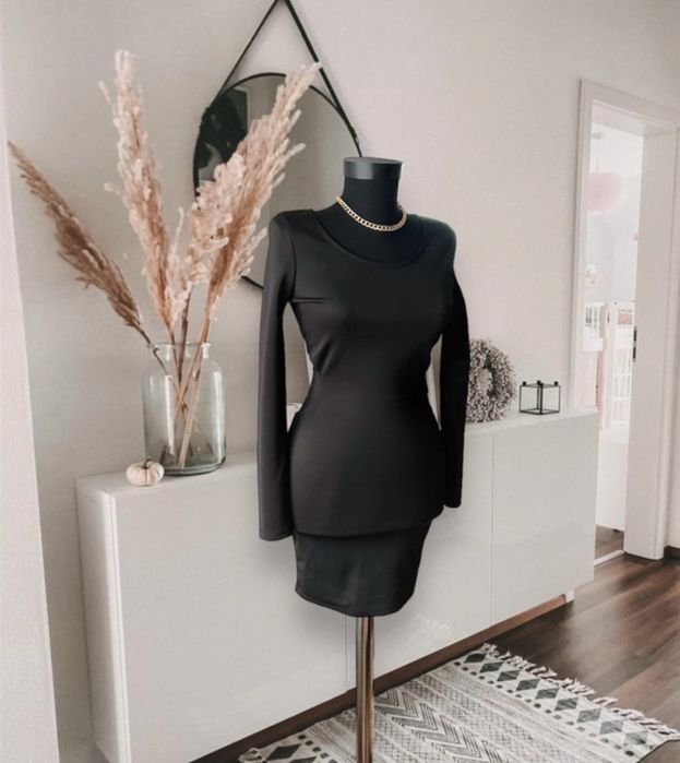 Rochie neagra AMISU xs cu maneca lunga body fit