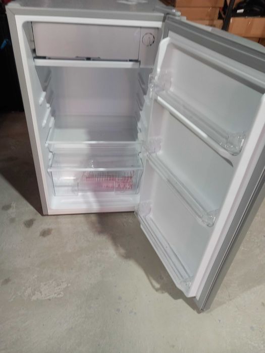 Frigider de 90 litri