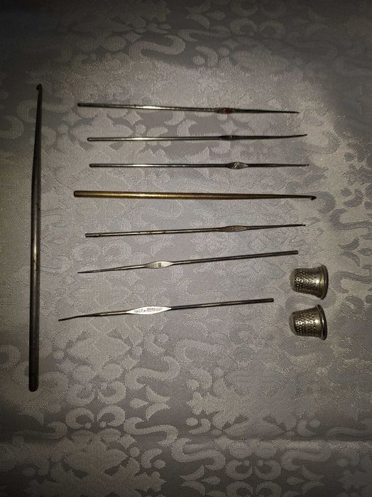 Croseta metalica, diferite dimensiuni (8 buc) + doua degetare metalice