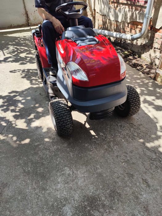 Продава се тракторна косачка