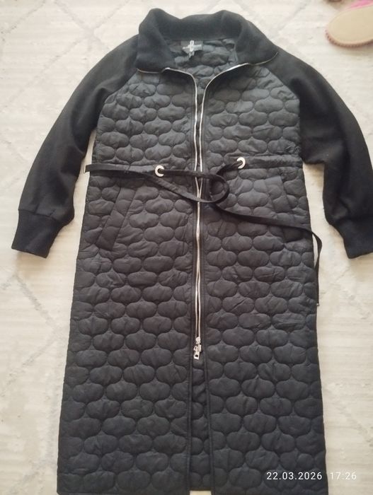 Продам пальто демисезонные 7000