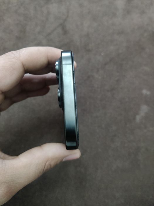 iPhone 16 pro 128 GB under warranty