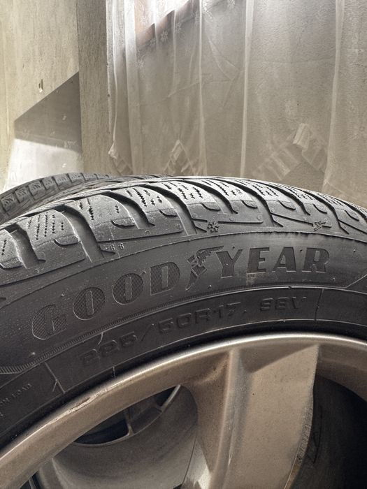 225/50/17 Зимни гуми Goodyear UGP+ 4 бр.