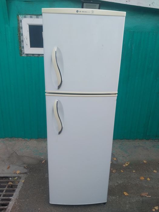 Холодильник LG 162см