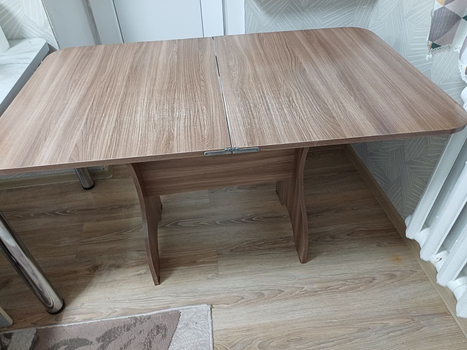 Продам стол для кухни