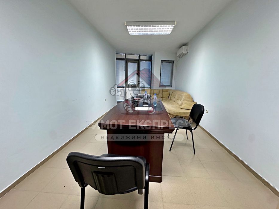 Офис, с кухненски бокс, ново строителство, в Супер Център, с асансьор