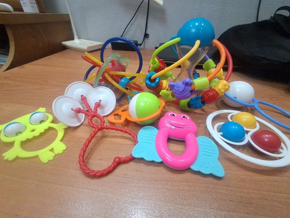 Продам Игрушки детские