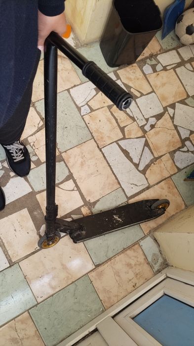 Трюкавои самокат стоит60+ тысяч