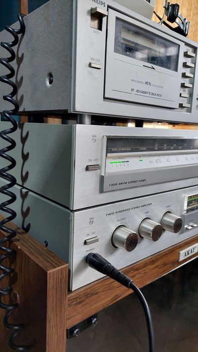 Сет Philips Усилвател ,дек, тунер