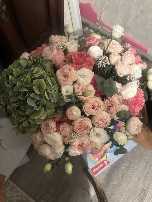 Корзина  цветова красивые