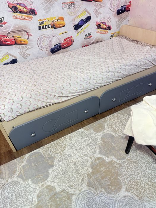 Продам кровать детскую