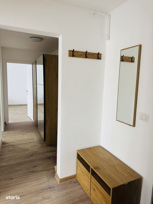 Inchiriez apartament 2 camere.