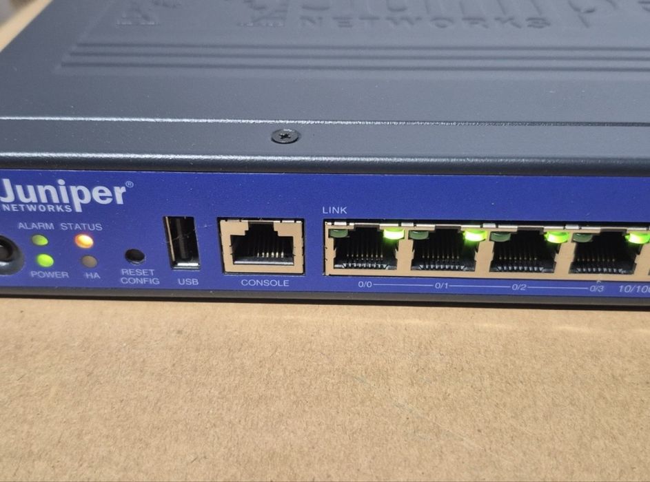 Juniper Networks SRX-100 Services Gateway Firewall SRX100H2