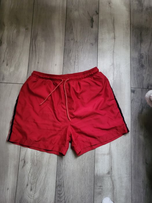 Vand pantaloni scurti