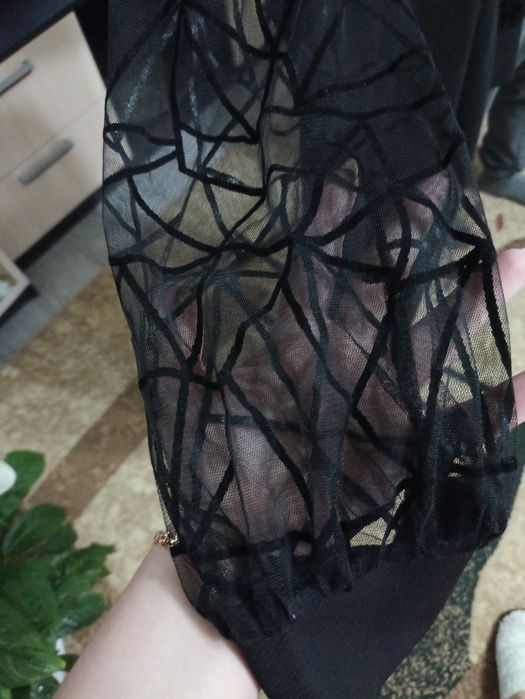 Продам платья праздничные